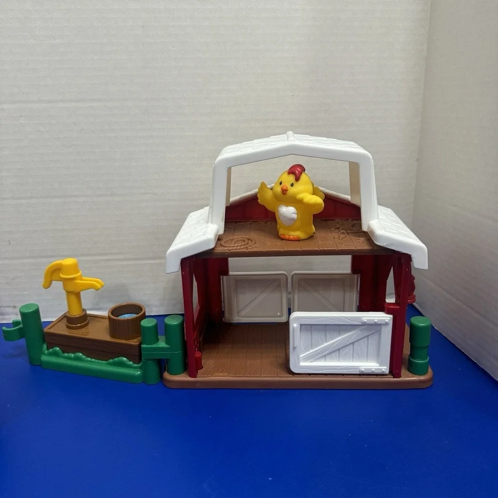 Fisher Price Little People Farm‎ Tractor Corn Hen & Water Pump Very Nice